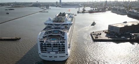 Uruguay Puerto De Montevideo Recibe Cuatro Cruceros De Forma