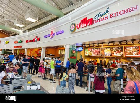 Food Court Premium Outlets