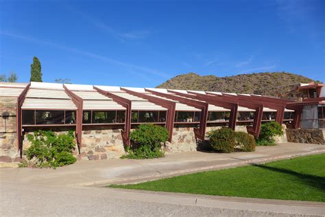 The Frank Lloyd Wright School of Architecture at Taliesin Says It Could ...