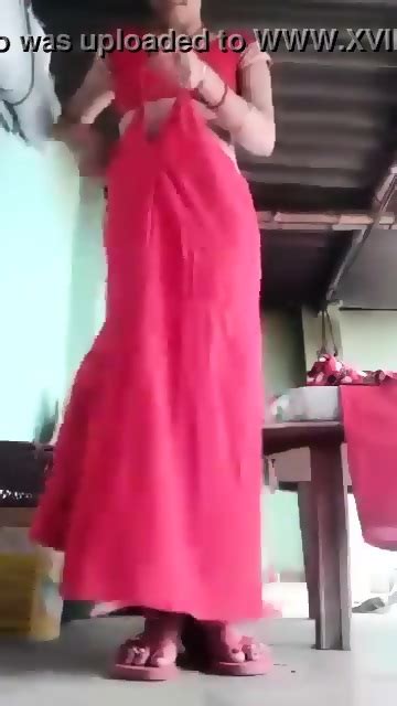 A Village Bhabhi Showing Nude Body To His Devar