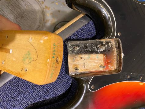 Fender Precision Bass Sunburst 1975 – Chicago Music Exchange