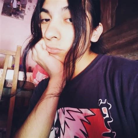 Chico gay 19 años sumiso busca un Sugar Daddy Rosario