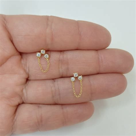 Aros bañados en oro 18k 3 circones con cadenita 15mm LBO13046 Lunaria