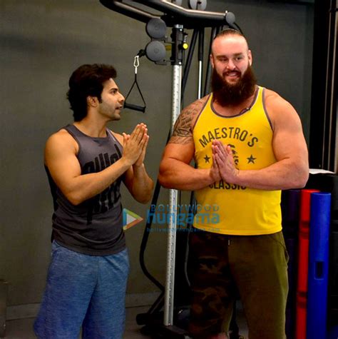 Varun Dhawan Snapped With Wwe Star Braun Strowman Varun Dhawan Braun