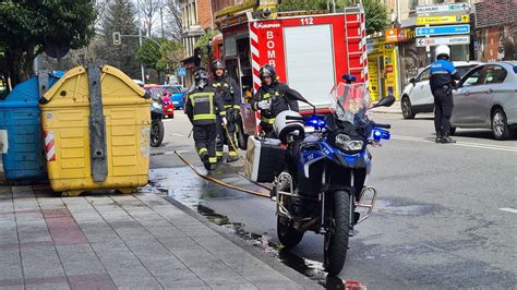 Fotos Incendio En Un Contenedor En La Avenida Doctor Fleming