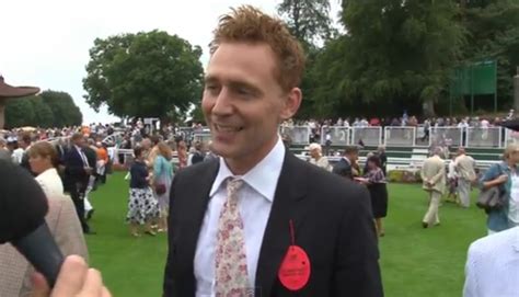 El Arte De Ser Tom Hiddleston Tom Hiddleston En Sandown Park