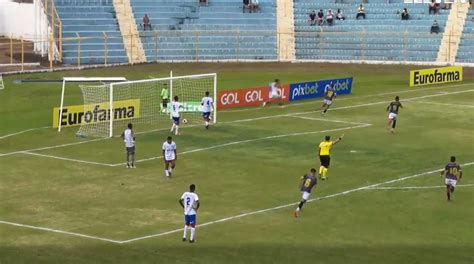 participação ofensiva do seu goleiro nos dois gols São Carlos