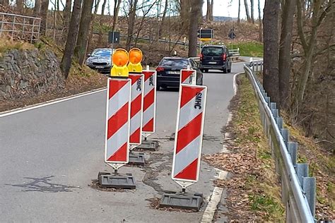 Risse Im Asphalt Fahrbahn Der B Bei Fl Ha Bleibt Weiter Eingeengt