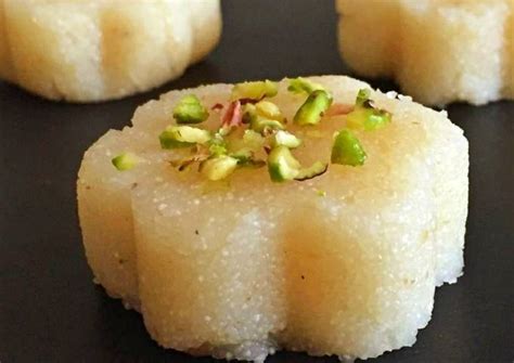 Coconut milk flavoured suji halwa Recipe by Anjali Suresh - Cookpad