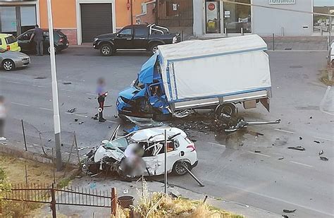 Incidente A Sala Consilina Un Morto E Tre Feriti Nello Scontro Tra Un