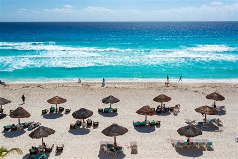 Activity on a Beach in Cancun Editorial Stock Image - Image of ...