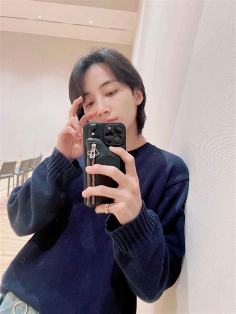 Jeonghan Mirror Selfie Jeonghan Jeonghan Seventeen Seventeen