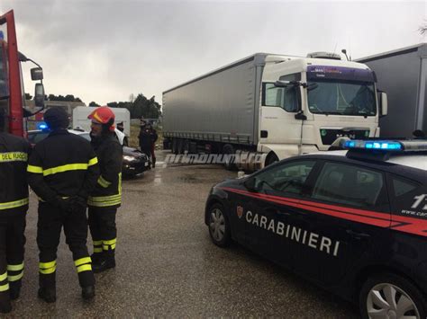 Camionista Morto Nel Tir Attesa Autopsia Intossicazione Non Unica