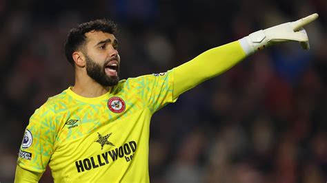 Brentford Goalkeeper David Raya Agrees Terms With Arsenal Ahead Of