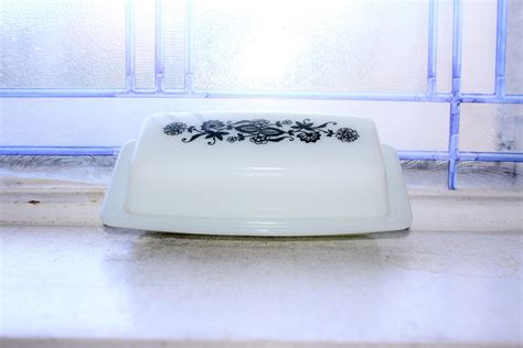 Vintage Pyrex Butter Dish Old Town Blue Onion Quarter Pound Size