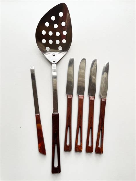 Vintage Stanhome Utensils Set Mcm Red Brown Swirl Plastic Handles Serrated Dinner Knives