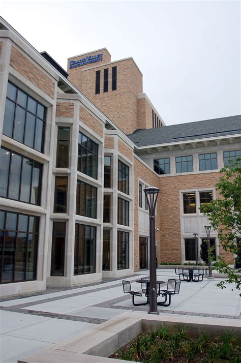 Gvsu L William Seidman Center Pioneer Construction
