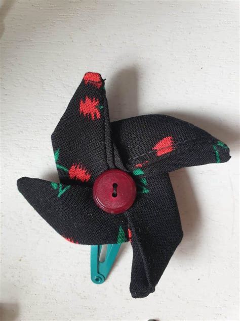 Petite Pince Cheveux Origami Moulin Noir Cerises