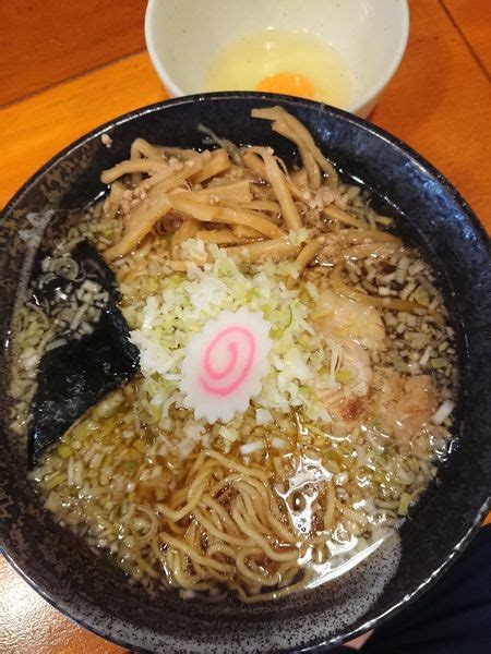 『中華そば 小盛 生卵サービス＋ネギ＋メンマ挽き肉入り＋』中華そば はな田のレビュー ラーメンデータベース