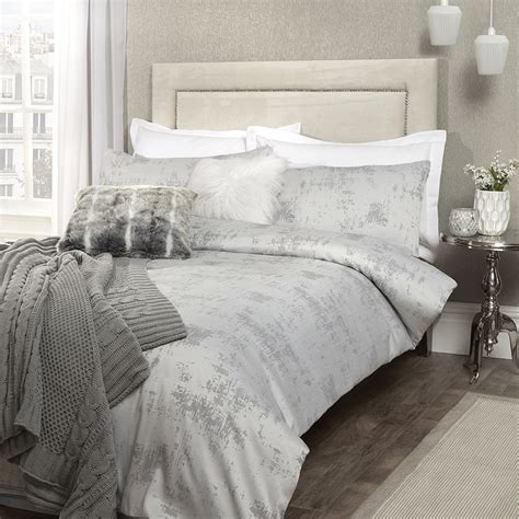 Ruth Jacquard Silver Duvet Cover And Pillowcase Set