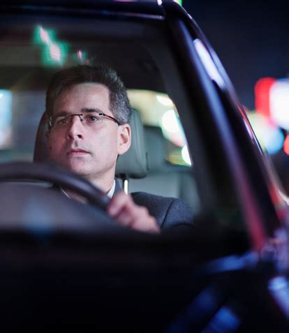 Do Blue Light Glasses Help With Night Driving? | SmartBuyGlasses CA