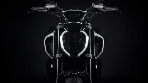 The 2023 Ducati Diavel has finally broken cover. It gets a new V4 ...