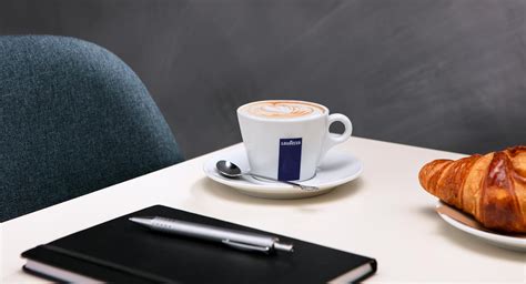 Come Preparare Il Vero Cappuccino Italiano Lavazza