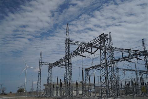 Pembangunan Mega Proyek Pembangkit Listrik Ribu Megawatt Rampung