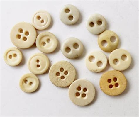 A Guide To Vintage And Antique Buttons Part 1 • Adirondack Girl Heart
