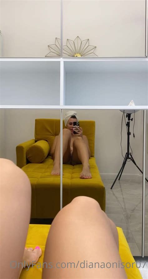 Diana Onisor Aka Dianaonisor Onlyfans Elegant Blonde Dabbles With Dildo