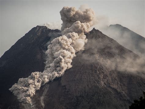 Mount Merapi Eruption 2021 Indonesias Most Active Volcano Erupts Npr