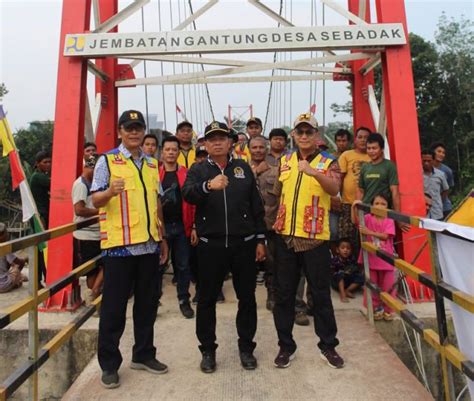 Permudah Konektivitas Antar Desa PUPR Resmikan 3 Jembatan Gantung