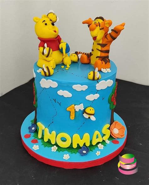 Winnie thé Pooh and Tigger - Decorated Cake by Ruth - - CakesDecor