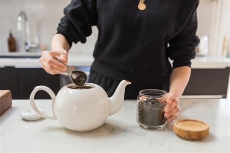 The 6 Best Teas For Stress Relief According To A Nutritionist