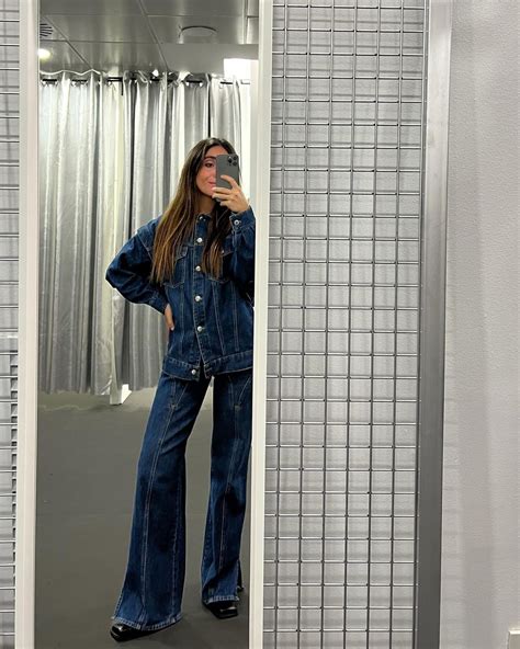 Los Pantalones Vaqueros Split Son Los Favoritos De Las Influencers