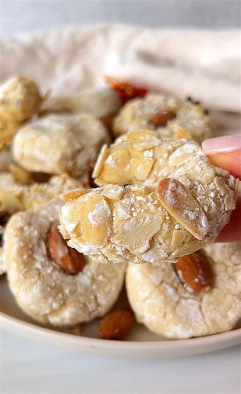 Italian Amaretti Cookies Recipe