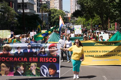 Manifesta O Anti Petista Em Porto Alegre Critica Bolivarianismo E