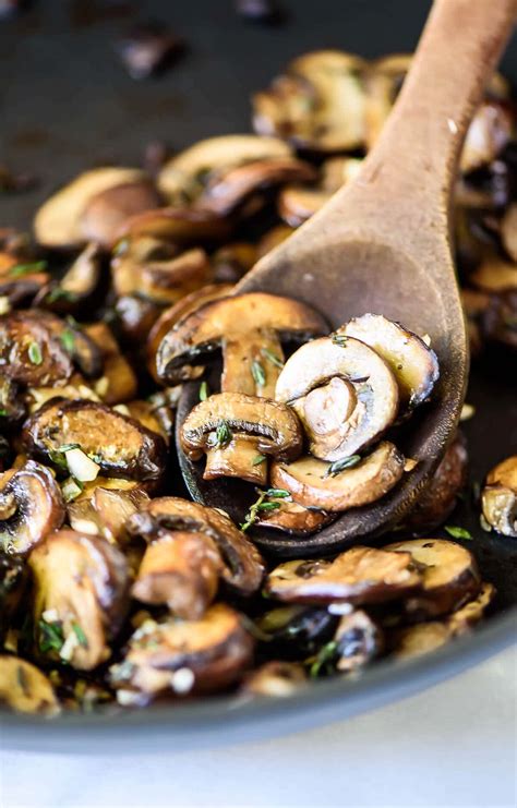 Roasted Spaghetti Squash With Parmesan Mushrooms Wellplated