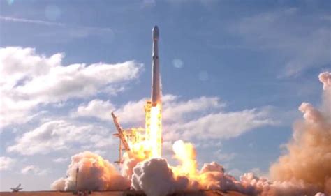 Spacex Launch Video Watch Moment Falcon Heavy Blasts Off To Mars