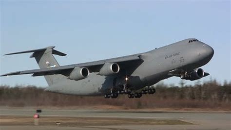 Video | Así despega un Lockheed C-5 Galaxy en una pista corta