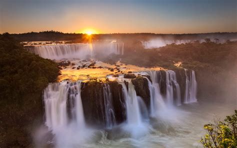 Iguazú Falls, Foz do Iguaçu, Paraná, Brazil - ZWZ Picture