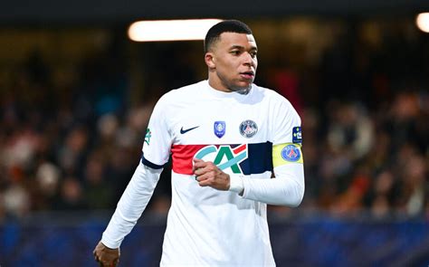 Mercato PSG lentourage de Kylian Mbappé dément un accord avec le