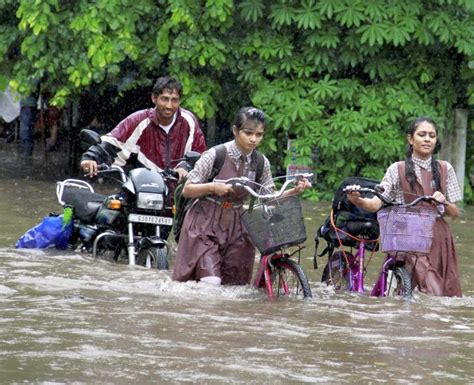 3 Dead As Heavy Rains Batter Gujarat India News