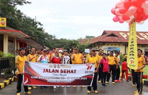 Hari Bhayangkara Ke Polres Konawe Gelar Jalan Sehat Bersama Pemda