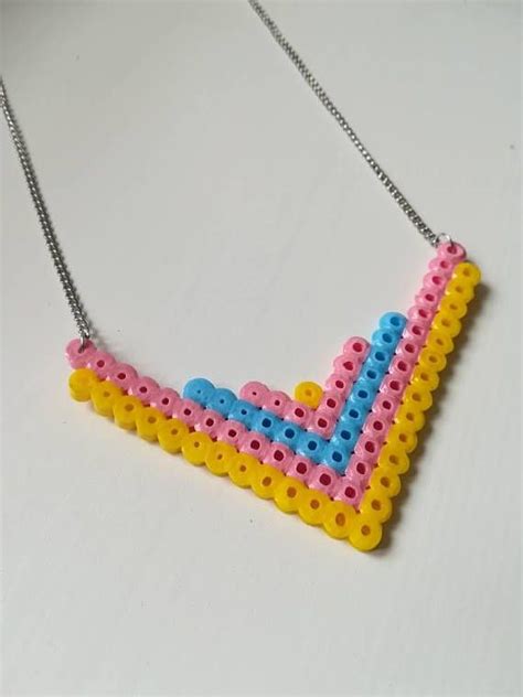 fait main Collier plastron perles à repasser pastel hamabeads