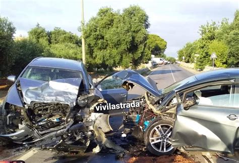 Tragedia Nel Barese Scontro Tra Due Auto Morto Enne Borderline