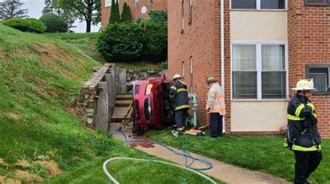 Car Crash Causes Gas Leak Apartment Building Evacuated