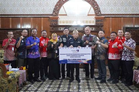 Bantu Percepat Pengentasan Kemiskinan Bank Jateng Serahkan Csr Rp