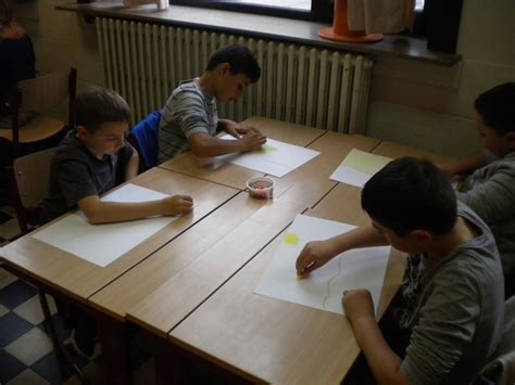 Klasblog Van A En B Knutselen Met Krijt En Houtskool