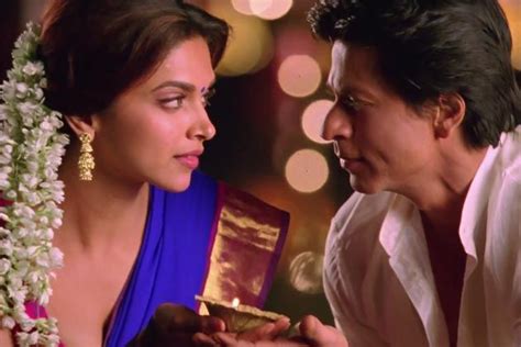 Chennai Express Stills And Pics Shahrukh Khan And Deepika Padukone In